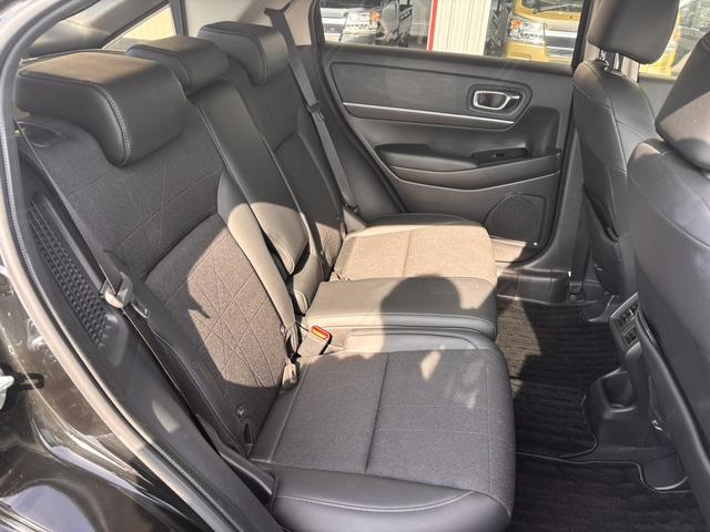 ヴェゼル ｅ：ＨＥＶ　Ｚ　１オーナー・バックカメラ・ナビ・置くだけ充電・パワーリヤゲート・アップルカープレイ・アンドロイドオート（10枚目）