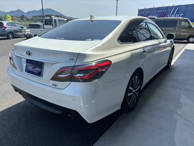 クラウンハイブリッド Ｇ　レザーシートパッケージ・デジタルインナーミラーシート＆ステアヒーター・ベンチレーション・パノラマビュー・ヘッドアップディスプレイ・全ドアイージークロージャ―＆パワーシート（6枚目）