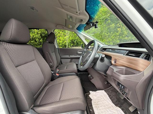 フリードハイブリッド ハイブリッド・G 純正8型メモリーナビ バックガイドモニター 両側電動スライドドア LEDライト(27枚目)