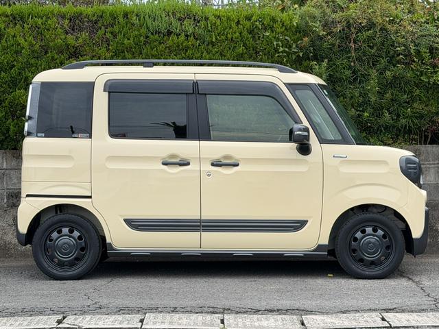 スペーシアギア ハイブリッドＸＺ　純正８型メモリーナビ　バックカメラ　両側電動スライドドア　ＬＥＤライト　１４ＡＷ（3枚目）