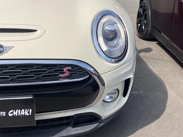 ＭＩＮＩ クーパーＳＤ　クラブマン　ディーゼル　ツインパワーターボ　２０００ｃｃ　４気筒ＤＯＨＣ　８ＡＴ　ＬＥＤヘッドライト・フロントフォグ・デイリングライト　ツインエキゾーストテールパイプ　ナビ　８．８インチカラーワイドディスプレイ（18枚目）