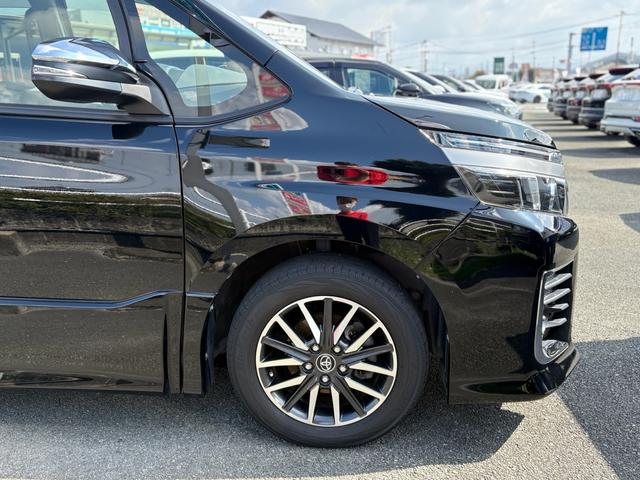 ヴォクシー ＺＳ　煌ＩＩ　スーパーＵＶカットグリーンガラス・ＬＥＤフロントフォグランプ・６スピーカー・両側パワースライドドア・ＥＴＣビルトイン・ドアバイザー・純正フロアマット・トヨタセーフティセンス・純正エアロ（4枚目）