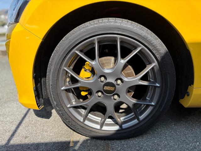 コペン ＧＲ　スポーツ　ＨＫＳマフラー・ＢＢＳアルミホイール・純正ナビ・フルセグＴＶ・バックカメラ・シートヒーター・パドルシフト・スカッフプレート・ＧＲアームレスト・ＧＲフロアマット（4枚目）