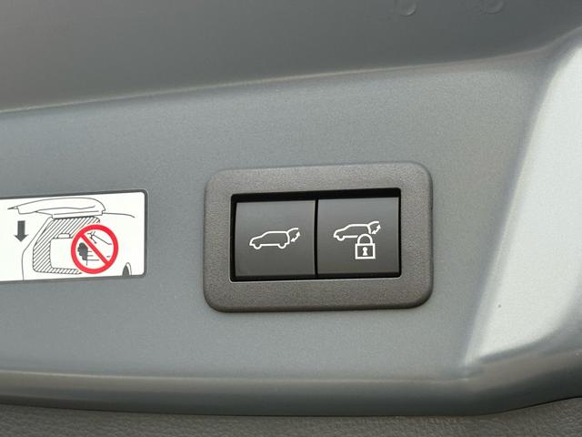 プリウス Ｚ　デジタルインナーミラー・ブラインドスポットモニター・ドライブレコーダー・モデリスタエアロ・パワーバックドア・トヨタセーフティセンス・パノラミックビューモニター・アダプティブハイビームシステム（17枚目）