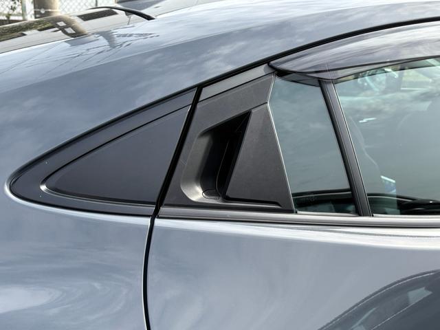 プリウス Ｚ　デジタルインナーミラー・ブラインドスポットモニター・ドライブレコーダー・モデリスタエアロ・パワーバックドア・トヨタセーフティセンス・パノラミックビューモニター・アダプティブハイビームシステム（18枚目）