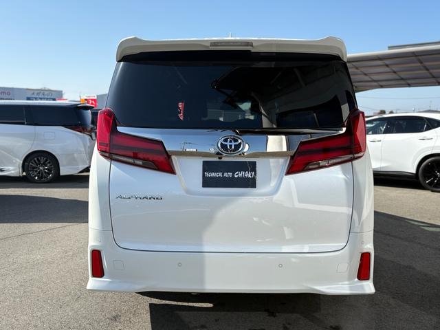 アルファード ２．５Ｓ　タイプゴールド　アダプティブハイビームシステム・３眼ＬＥＤヘッドランプ・本革巻きステアリング・両側パワースライド・トヨタセーフティセンス・パワーバックドア・バックモニター・インテリジェントクリアランスソナー（11枚目）