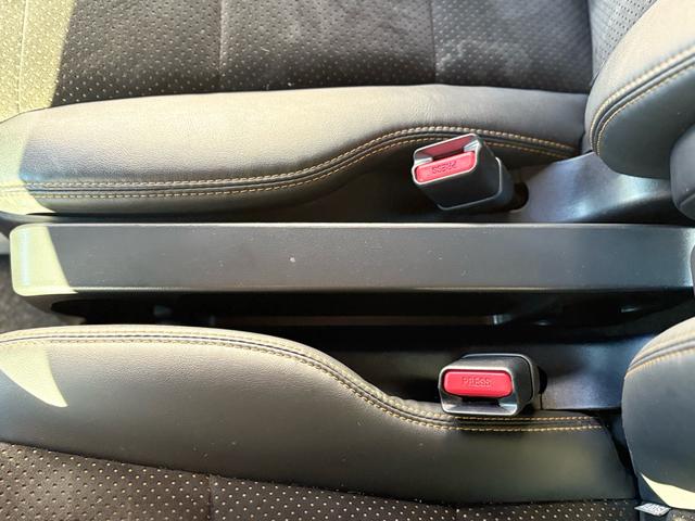 アルファード ２．５Ｓ　タイプゴールド　アダプティブハイビームシステム・３眼ＬＥＤヘッドランプ・本革巻きステアリング・両側パワースライド・トヨタセーフティセンス・パワーバックドア・バックモニター・インテリジェントクリアランスソナー（22枚目）