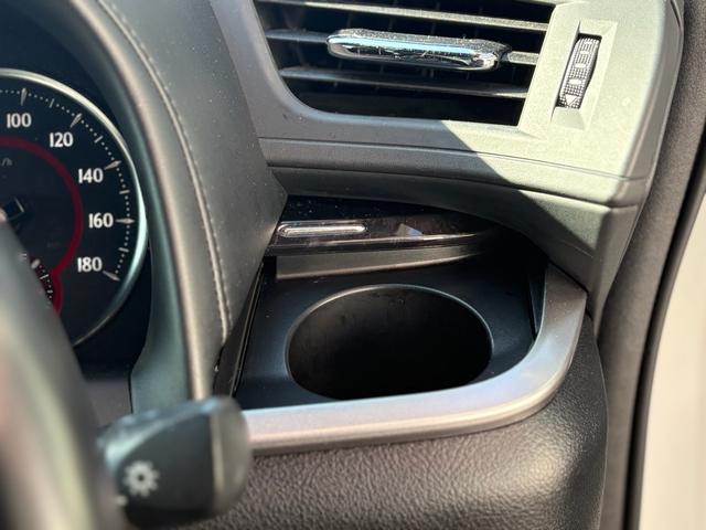 アルファード ２．５Ｓ　タイプゴールド　アダプティブハイビームシステム・３眼ＬＥＤヘッドランプ・本革巻きステアリング・両側パワースライド・トヨタセーフティセンス・パワーバックドア・バックモニター・インテリジェントクリアランスソナー（31枚目）