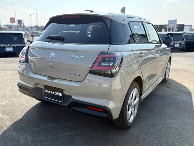 スイフト ハイブリッドＭＸ　全方位モニター付メモリーナビ・ＬＥＤヘッドライト・前席シートヒーター・アダプティブクルーズコントロール・ブラインドスポットモニター・フルオートエアコン・１６インチＡＷ（11枚目）