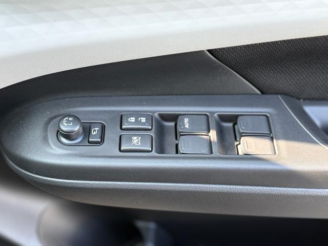 スイフト ハイブリッドＭＸ　全方位モニター付メモリーナビ・ＬＥＤヘッドライト・前席シートヒーター・アダプティブクルーズコントロール・ブラインドスポットモニター・フルオートエアコン・１６インチＡＷ（21枚目）