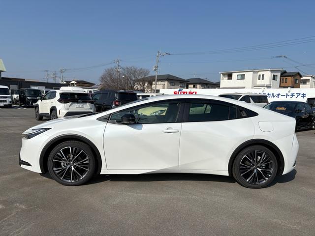 プリウス Ｇ　パノラミックビューモニター・純正１９インチアルミ・レーダークルーズコントロール・オートマチックハイビーム・アクセサリーコンセント・アップルカープレイ・アンドロイドオート・フロアマット（5枚目）