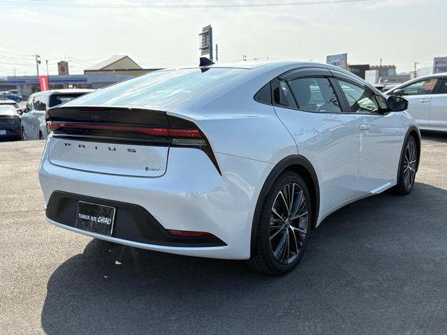 プリウス Ｇ　パノラミックビューモニター・純正１９インチアルミ・レーダークルーズコントロール・オートマチックハイビーム・アクセサリーコンセント・アップルカープレイ・アンドロイドオート・フロアマット（10枚目）