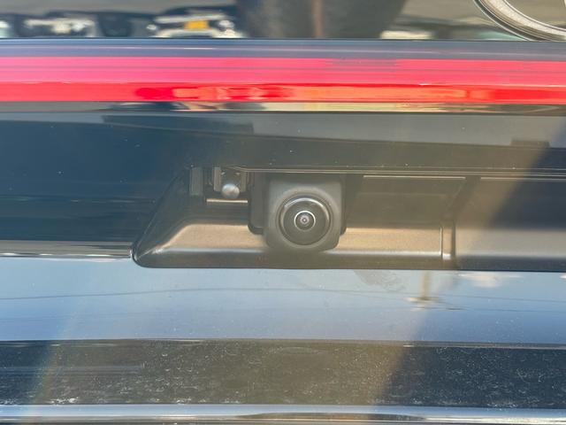 プリウス Ｇ　パノラミックビューモニター・純正１９インチアルミ・レーダークルーズコントロール・オートマチックハイビーム・アクセサリーコンセント・アップルカープレイ・アンドロイドオート・フロアマット（13枚目）