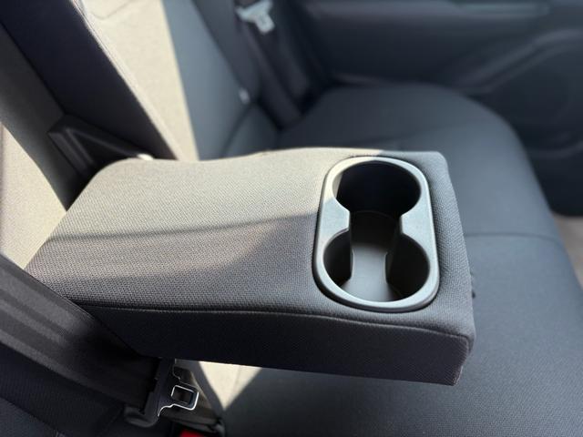 プリウス Ｇ　パノラミックビューモニター・純正１９インチアルミ・レーダークルーズコントロール・オートマチックハイビーム・アクセサリーコンセント・アップルカープレイ・アンドロイドオート・フロアマット（19枚目）