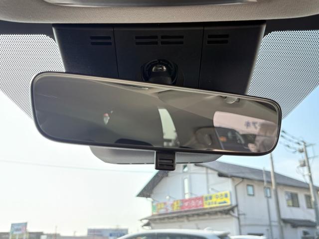 プリウス Ｇ　パノラミックビューモニター・純正１９インチアルミ・レーダークルーズコントロール・オートマチックハイビーム・アクセサリーコンセント・アップルカープレイ・アンドロイドオート・フロアマット（45枚目）