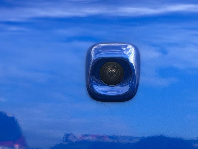 スイフト ハイブリッドMZ 全方位モニター付きメモリーナビゲーション フルセグTV CD/DVDプレーヤー LEDヘッドランプ LEDフォグランプ 16インチアルミホイール 本革巻ステアリングホイール フルオートエアコン(11枚目)