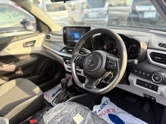 スイフト ハイブリッドMZ 全方位モニター付きメモリーナビゲーション フルセグTV CD/DVDプレーヤー LEDヘッドランプ LEDフォグランプ 16インチアルミホイール 本革巻ステアリングホイール フルオートエアコン(17枚目)