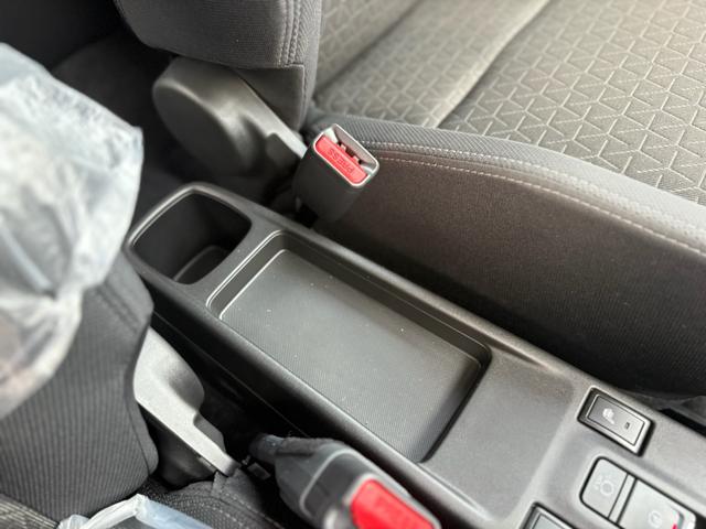 スイフト ハイブリッドMZ 全方位モニター付きメモリーナビゲーション フルセグTV CD/DVDプレーヤー LEDヘッドランプ LEDフォグランプ 16インチアルミホイール 本革巻ステアリングホイール フルオートエアコン(33枚目)