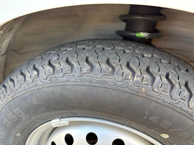 キャリイトラック ＫＣエアコン・パワステ農繁仕様　スズキセーフティサポート・純正フロアマット・純正バイザー・デュアルカメラブレーキサポート・リヤパーキングセンサー・車線逸脱警報機能・誤発進抑制機能（6枚目）