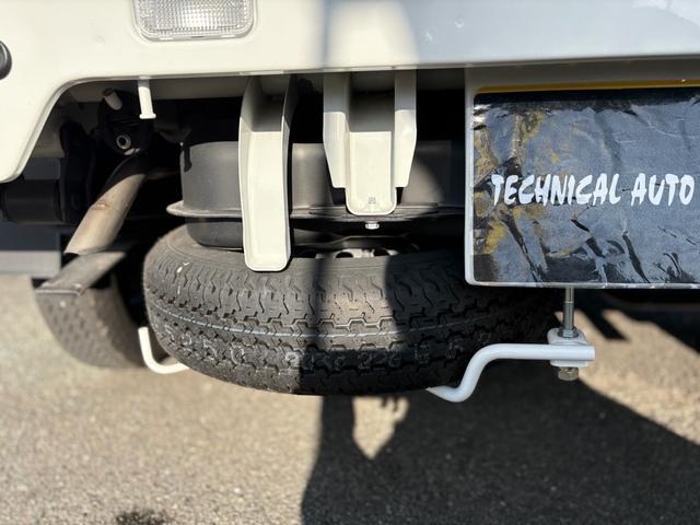 キャリイトラック ＫＣエアコン・パワステ農繁仕様　スズキセーフティサポート・純正フロアマット・純正バイザー・デュアルカメラブレーキサポート・リヤパーキングセンサー・車線逸脱警報機能・誤発進抑制機能（10枚目）