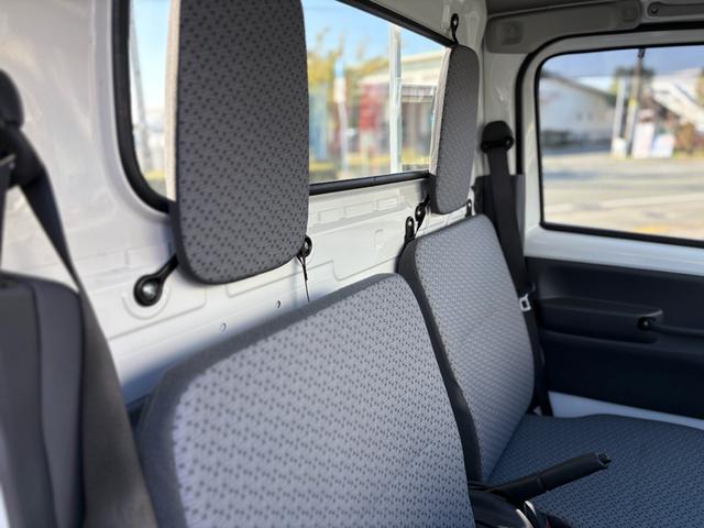 キャリイトラック ＫＣエアコン・パワステ農繁仕様　スズキセーフティサポート・純正フロアマット・純正バイザー・デュアルカメラブレーキサポート・リヤパーキングセンサー・車線逸脱警報機能・誤発進抑制機能（14枚目）