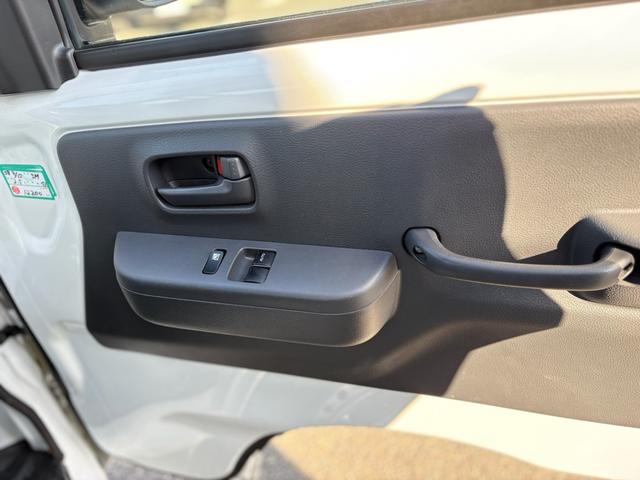 キャリイトラック ＫＣエアコン・パワステ農繁仕様　スズキセーフティサポート・純正フロアマット・純正バイザー・デュアルカメラブレーキサポート・リヤパーキングセンサー・車線逸脱警報機能・誤発進抑制機能（15枚目）