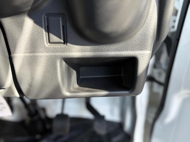 キャリイトラック ＫＣエアコン・パワステ農繁仕様　スズキセーフティサポート・純正フロアマット・純正バイザー・デュアルカメラブレーキサポート・リヤパーキングセンサー・車線逸脱警報機能・誤発進抑制機能（21枚目）