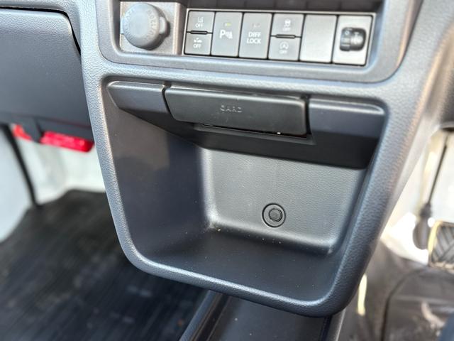 キャリイトラック ＫＣエアコン・パワステ農繁仕様　スズキセーフティサポート・純正フロアマット・純正バイザー・デュアルカメラブレーキサポート・リヤパーキングセンサー・車線逸脱警報機能・誤発進抑制機能（26枚目）