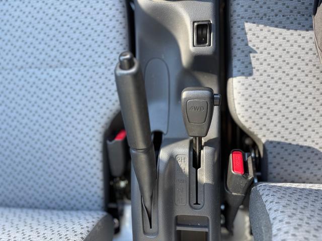 キャリイトラック ＫＣエアコン・パワステ農繁仕様　スズキセーフティサポート・純正フロアマット・純正バイザー・デュアルカメラブレーキサポート・リヤパーキングセンサー・車線逸脱警報機能・誤発進抑制機能（29枚目）