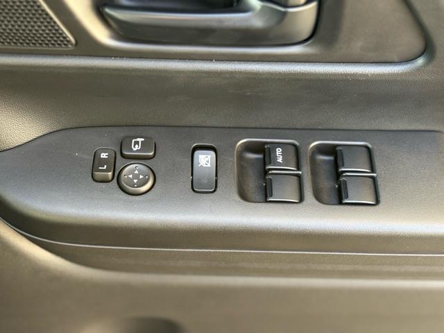 スペーシアギア ハイブリッドＸＺ　全方位モニター・純正９インチナビ・フルセグＴＶ・スマートフォン連携機能付き・デュアルカメラブレーキサポートＩＩ・両側パワースライドドア・ルーフレール（26枚目）