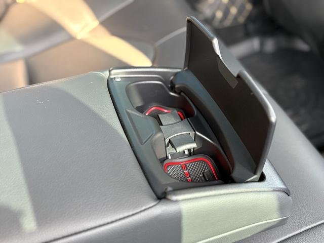 カムリ Ｇレザーパッケージ　・ブラインドスポットモニター・リヤクロストラフィックオートブレーキ・ＴＲＤエアロ（フロントスポイラー・サイドステップ・リヤアンダースポイラー・トランクスポイラー）・Ｂｉ－Ｂｅａｍ　ＬＥＤヘッドランプ（17枚目）