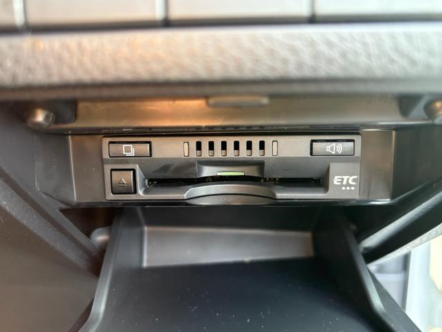 カムリ Ｇレザーパッケージ　・ブラインドスポットモニター・リヤクロストラフィックオートブレーキ・ＴＲＤエアロ（フロントスポイラー・サイドステップ・リヤアンダースポイラー・トランクスポイラー）・Ｂｉ－Ｂｅａｍ　ＬＥＤヘッドランプ（32枚目）