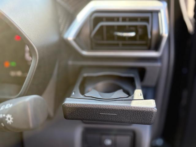 ライズ Ｚ　メーカーオプション・パノラミックビューパッケージ（９インチディスプレイオーディオ・Ａｐｐｌｅ　ＣａｒＰｌａｙ／Ａｎｄｒｏｉｄ　Ａｕｔｏ対応・フルセグＴＶ・Ｂｌｕｅｔｏｏｔｈ・ＨＤＭＩ端子）（27枚目）