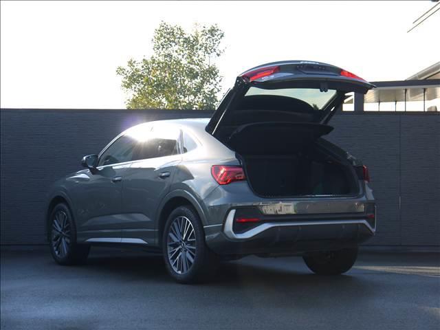 Q3スポーツバック ディーゼル 35 TDI quattro S line RH 360カメラ 衝突軽減B アドバンストキー ヒーター LEDヘッド クルコン パーキングアシスト 電動Rゲート パワーシート バックカメラ ターボ HDDナビ 4WD 禁煙 キーフリー サイドカメラ(9枚目)