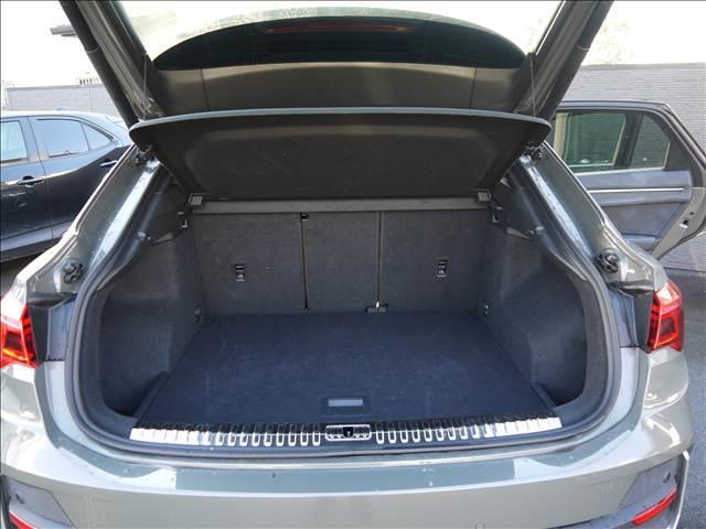Q3スポーツバック ディーゼル 35 TDI quattro S line RH 360カメラ 衝突軽減B アドバンストキー ヒーター LEDヘッド クルコン パーキングアシスト 電動Rゲート パワーシート バックカメラ ターボ HDDナビ 4WD 禁煙 キーフリー サイドカメラ(15枚目)