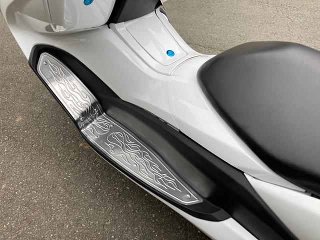 　トライク　ＭＡＪＥＳＴＡＲ　ＬＥＤ　新車　ウィンカー＆テールライトＬＥＤ　インナー同色アルミステップ　セル付き　分割リアフェンダータイプ(13枚目)
