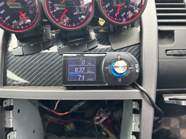 フェアレディＺ バージョンＳＴ　Ｚ３４ブレーキ　車高調　社外ＬＳＤ　ＥＸマニ　マフラー　エアロ　バケットシート　１８インチＡＷ　ＧＴウイング　オイルクーラー　追加メーター社外ヘッドライト　キーレス（4枚目）