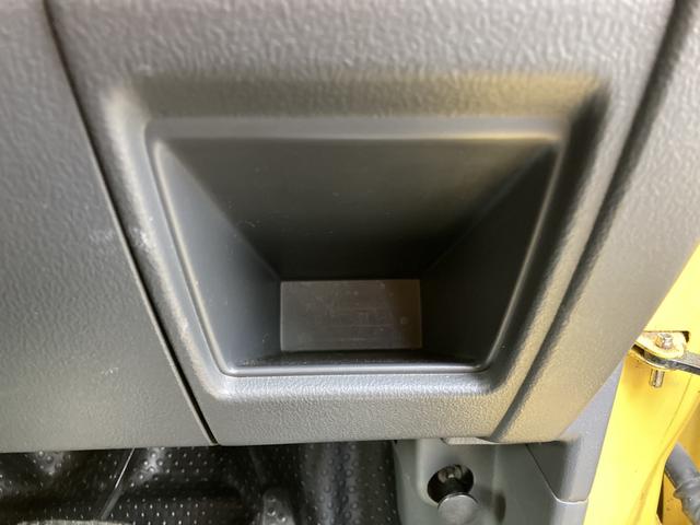 ネイキッド 　電動格納ミラー　ベンチシート　ＡＴ　ＣＤ　ＭＤ　アルミホイール　エアコン　パワーウィンドウ　運転席エアバッグ　助手席エアバッグ（10枚目）