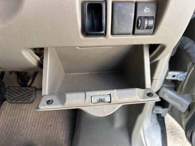 エブリイワゴン ＪＰ　ＥＴＣ　両側スライドドア　キーレスエントリー　電動格納ミラー　ＡＴ　盗難防止システム　ＡＢＳ　ＣＤ　アルミホイール　衝突安全ボディ　エアコン　パワーステアリング　パワーウィンドウ　運転席エアバッグ（11枚目）