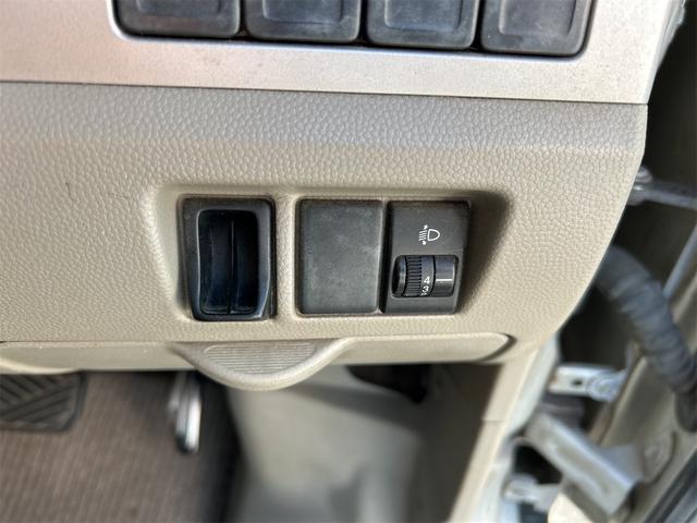 エブリイワゴン ＪＰ　ＥＴＣ　両側スライドドア　キーレスエントリー　電動格納ミラー　ＡＴ　盗難防止システム　ＡＢＳ　ＣＤ　アルミホイール　衝突安全ボディ　エアコン　パワーステアリング　パワーウィンドウ　運転席エアバッグ（41枚目）