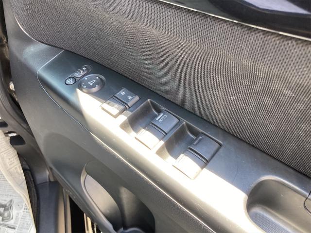G SSブラックスタイルパッケージ ナビ フルセグTV CD DVD Bluetooth USB シートヒーター 両側パワスラ 横滑り防止機能 ブレーキサポート ETC スマートキー 盗難防止システム(32枚目)