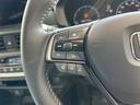 自ら操るハンドル!ドライバーの生命線です。目線を大きくそらすことなくボタンの操作を行うことができるので、安全にも配慮できますね。