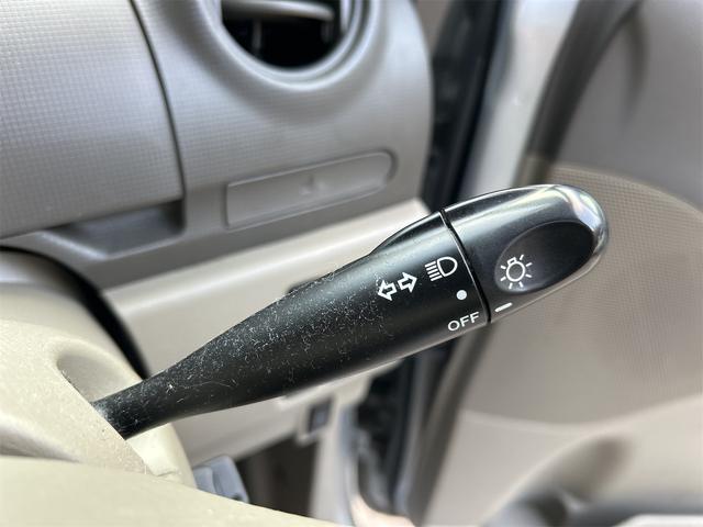 タント Ｘリミテッド　ＥＴＣ　バックカメラ　電動スライドドア　ナビ　ＴＶ　スマートキー　アイドリングストップ　電動格納ミラー　ベンチシート　ＣＶＴ　盗難防止システム　ＡＢＳ　ＣＤ　ミュージックプレイヤー接続可（9枚目）