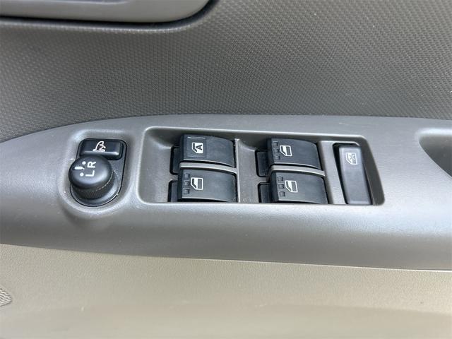 タント Ｘリミテッド　ＥＴＣ　バックカメラ　電動スライドドア　ナビ　ＴＶ　スマートキー　アイドリングストップ　電動格納ミラー　ベンチシート　ＣＶＴ　盗難防止システム　ＡＢＳ　ＣＤ　ミュージックプレイヤー接続可（11枚目）