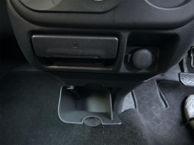 アルトラパン Ｇ　スマートキー　アイドリングストップ　ベンチシート　ＣＶＴ　盗難防止システム　ＡＢＳ　ＣＤ　衝突安全ボディ　エアコン　パワーステアリング　パワーウィンドウ（11枚目）