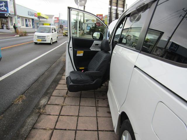 ヴォクシー Ｚ　ウエルキャブ助手席回転スライド＋スロープ（18枚目）