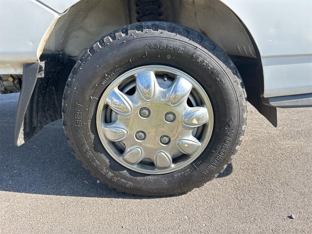 ミニキャブトラック Ｖタイプ　４ＷＤ　三方開　ＭＴ　エアコン（12枚目）