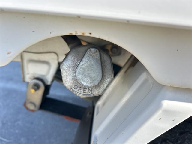 ミニキャブトラック Ｖタイプ　４ＷＤ　三方開　ＭＴ　エアコン（15枚目）