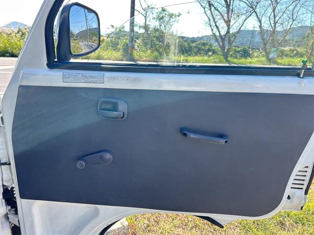 ミニキャブトラック Ｖタイプ　４ＷＤ　三方開　ＭＴ　エアコン（30枚目）
