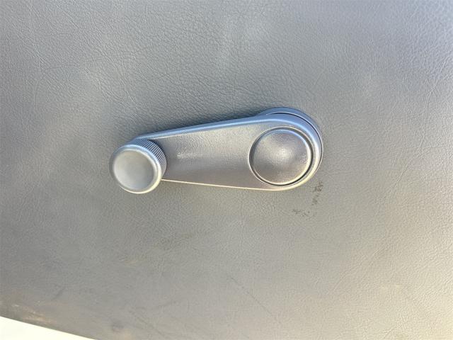 ミニキャブトラック Ｖタイプ　４ＷＤ　三方開　ＭＴ　エアコン（31枚目）